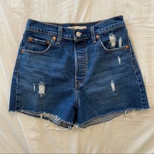 Levi’s Ribcage Shorts